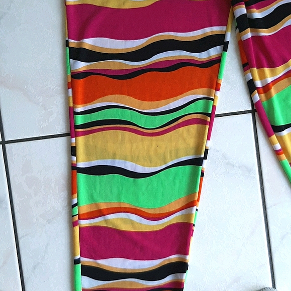 Rainbow Leggings 🌈 M / L - Picture 6 of 6